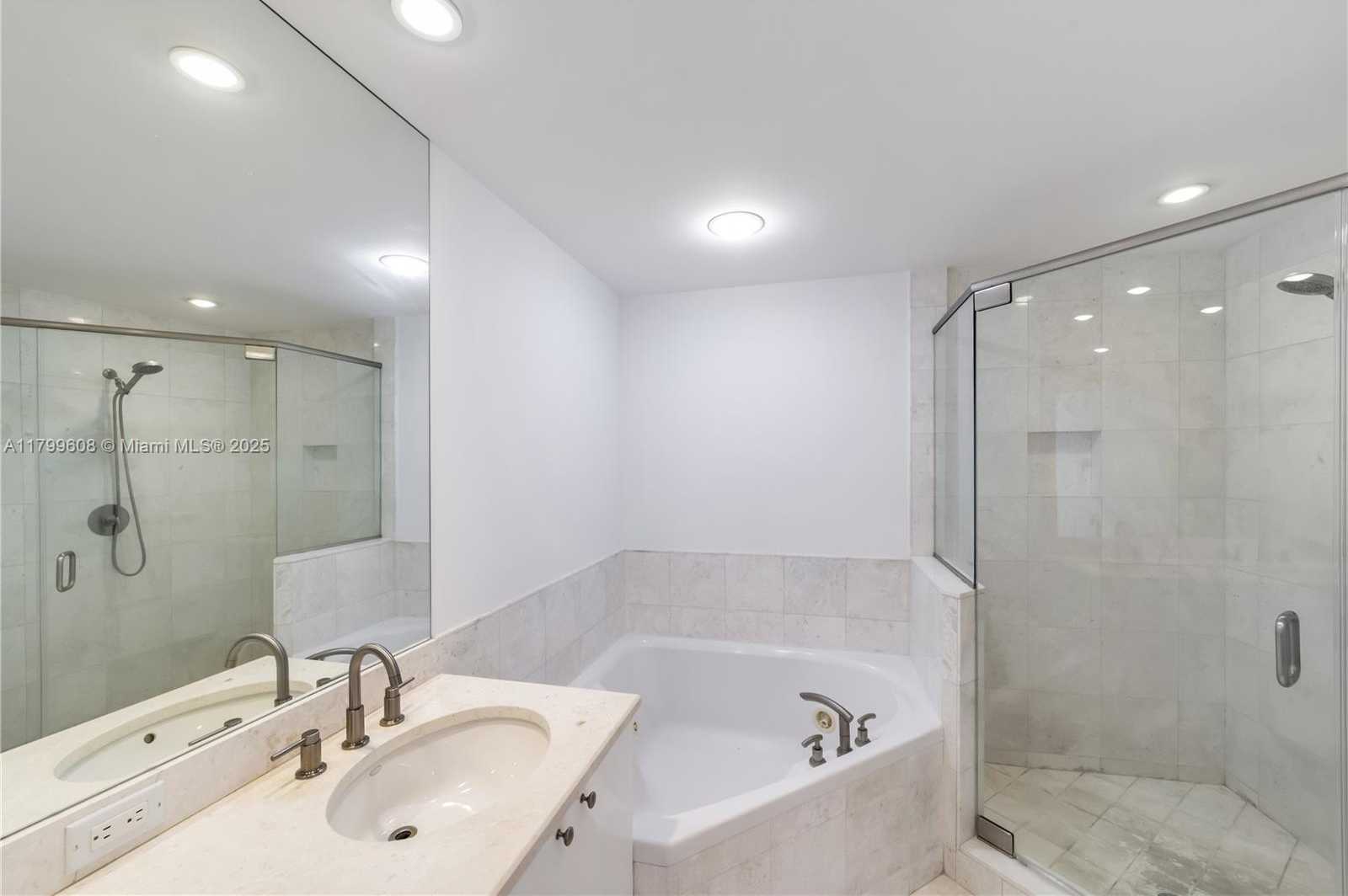 Small Image of 901 BRICKELL KEY BLVD #607, Miami Number 28
