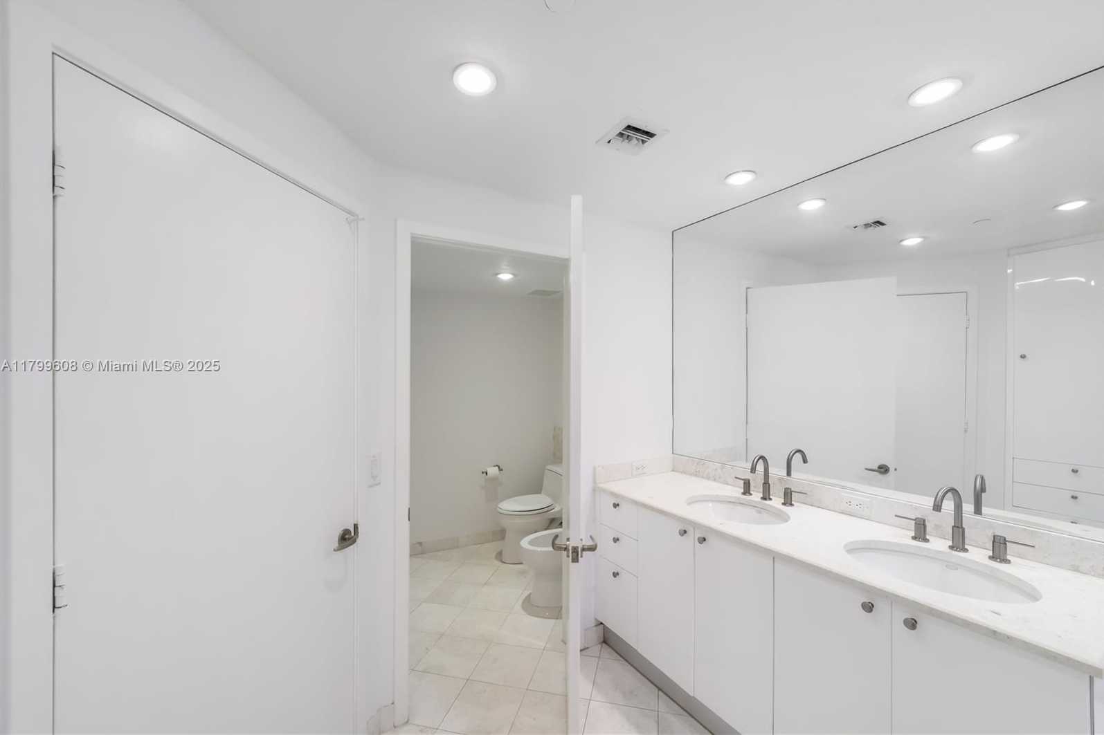 Small Image of 901 BRICKELL KEY BLVD #607, Miami Number 30
