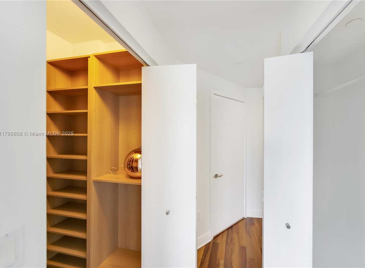 Small Image of 901 BRICKELL KEY BLVD #607, Miami Number 35