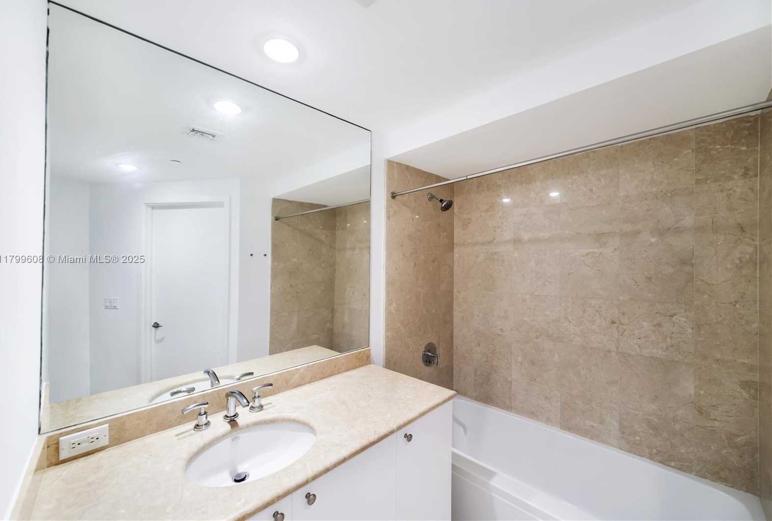 Small Image of 901 BRICKELL KEY BLVD #607, Miami Number 36