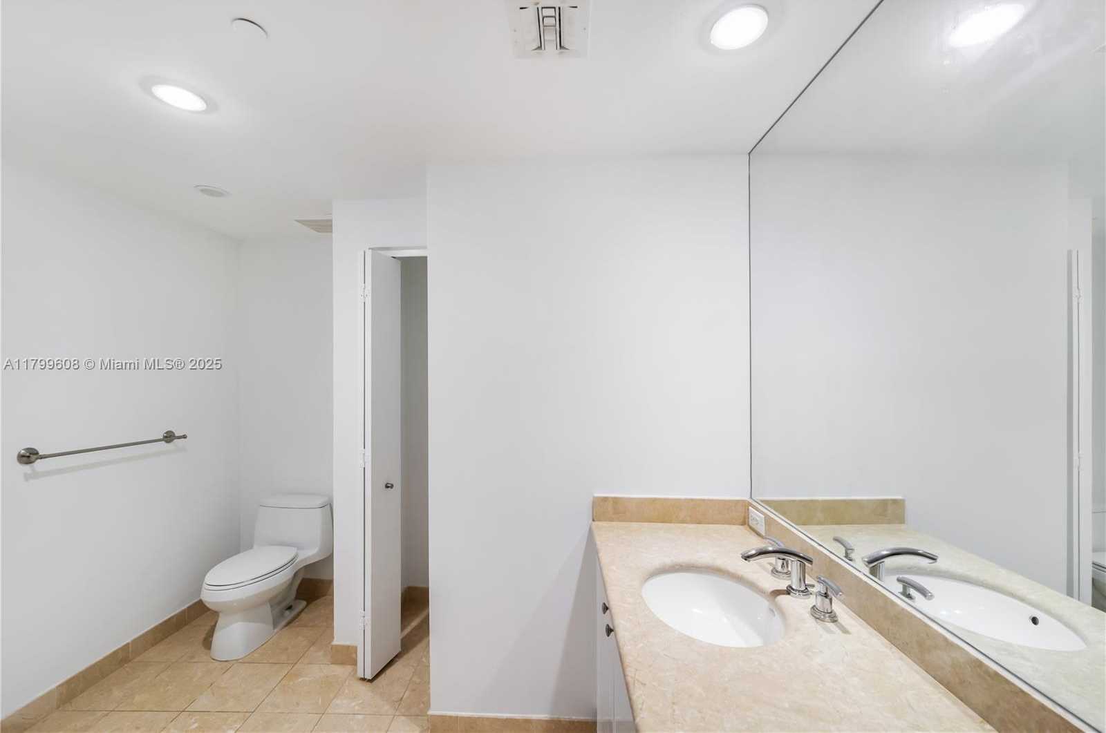 Small Image of 901 BRICKELL KEY BLVD #607, Miami Number 37