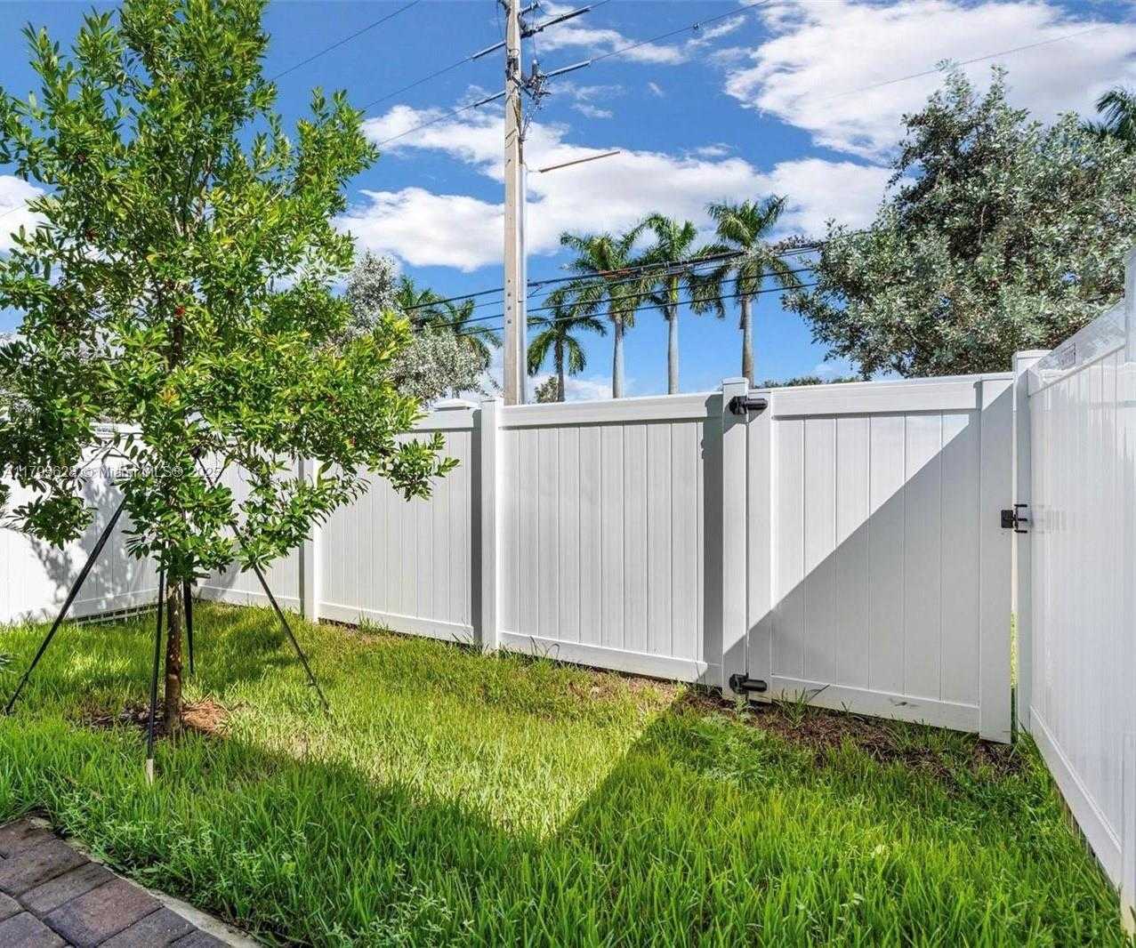 Small Image of 17033 SOUTH WEST 1ST ST, Pembroke Pines Number 11
