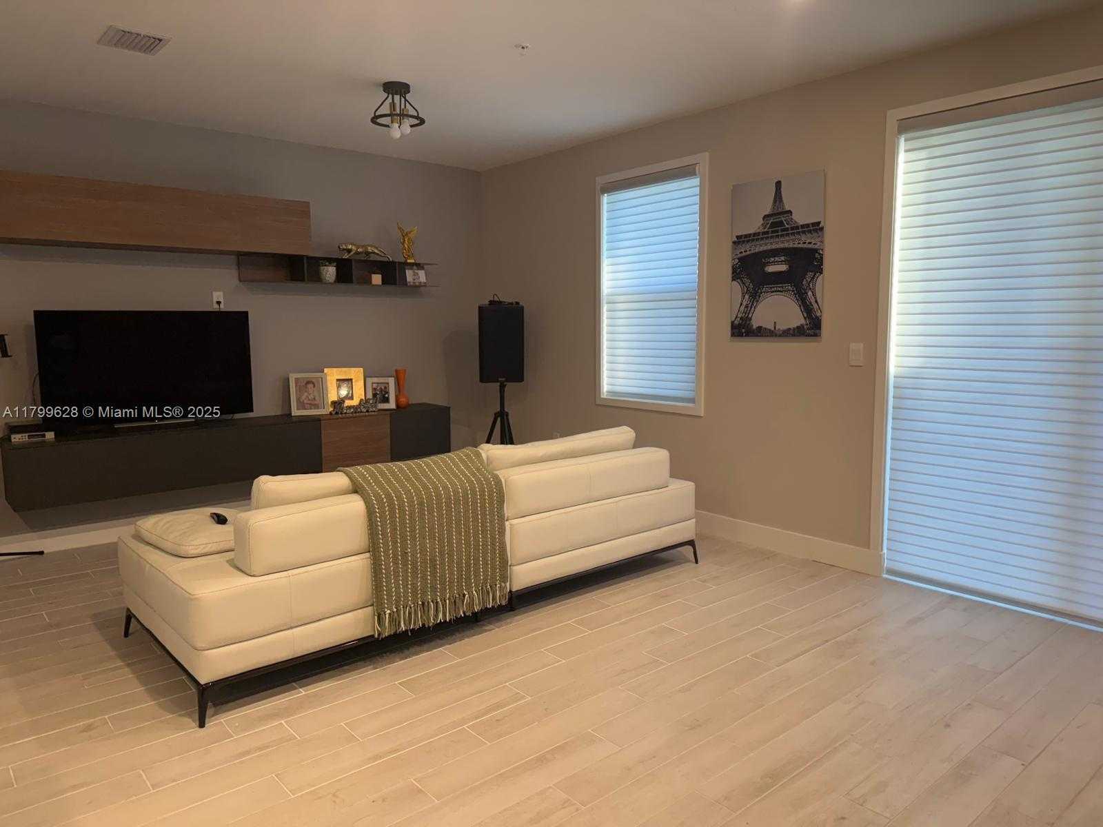 Small Image of 17033 SOUTH WEST 1ST ST, Pembroke Pines Number 20