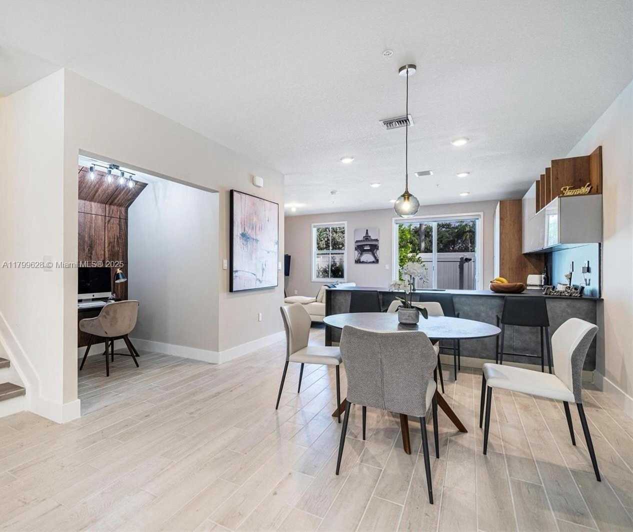 Small Image of 17033 SOUTH WEST 1ST ST, Pembroke Pines Number 6