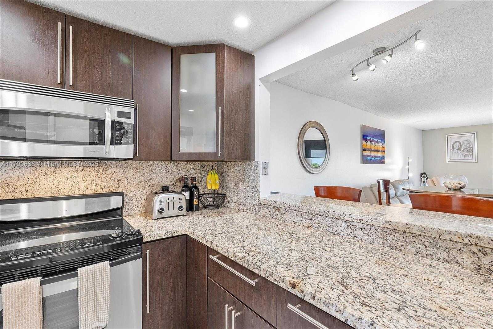 Small Image of 1750 WEST 46TH ST #528, Hialeah Number 11