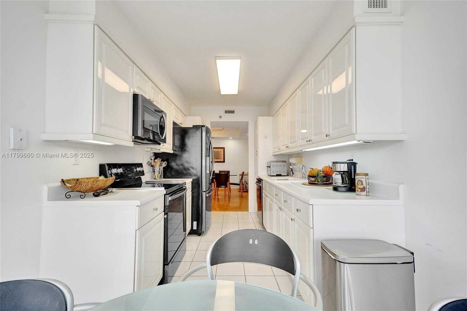 Small Image of 3598 YACHT CLUB DR #1101, Aventura Number 18