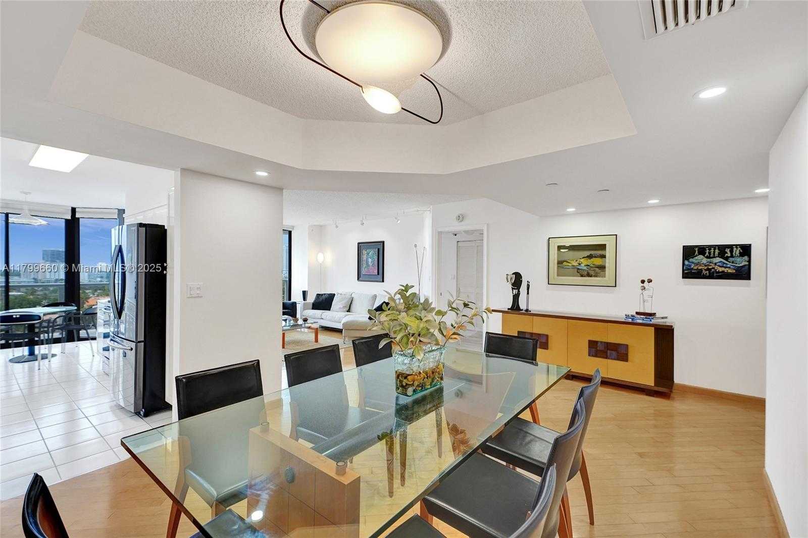 Small Image of 3598 YACHT CLUB DR #1101, Aventura Number 2