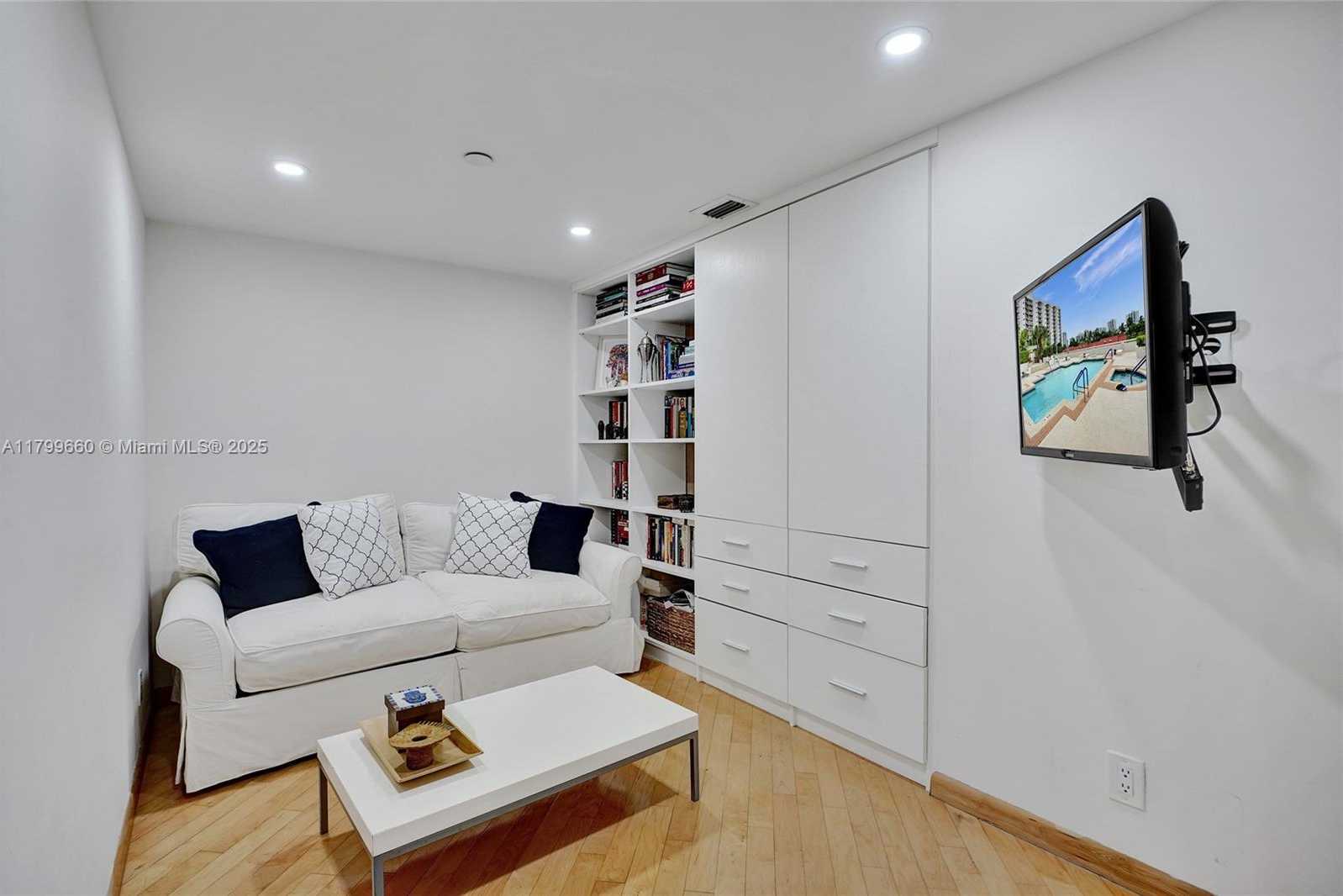 Small Image of 3598 YACHT CLUB DR #1101, Aventura Number 37