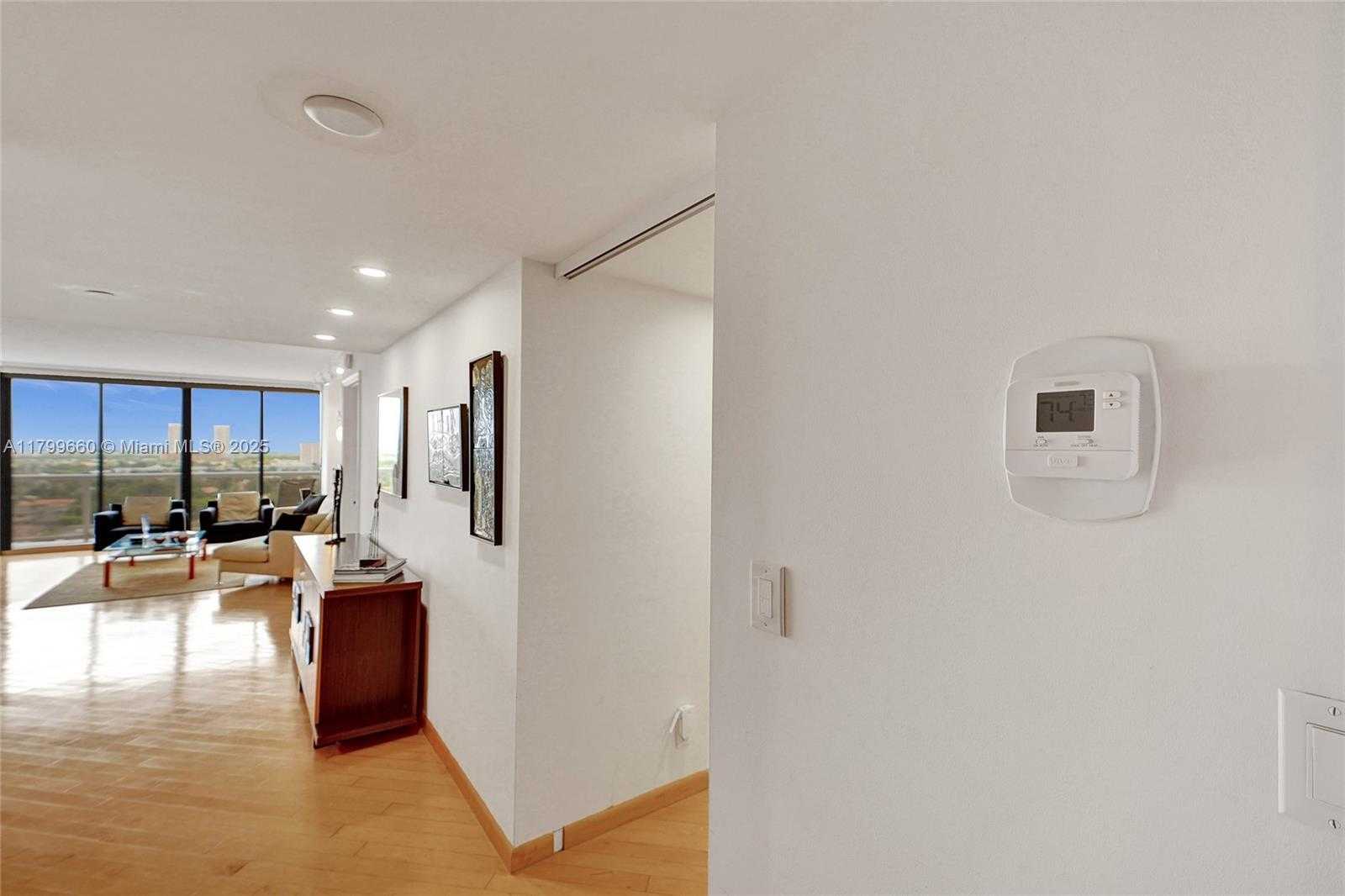 Small Image of 3598 YACHT CLUB DR #1101, Aventura Number 5