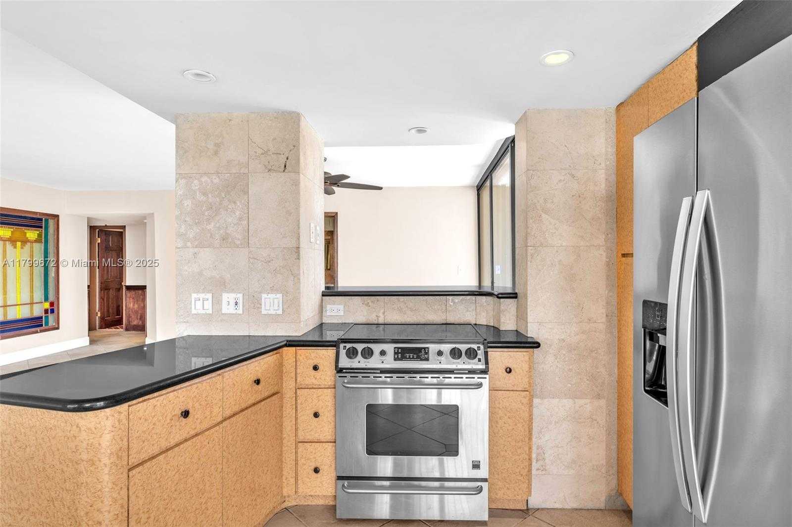 Small Image of 801 NORTH VENETIAN DR #208, Miami Beach Number 21