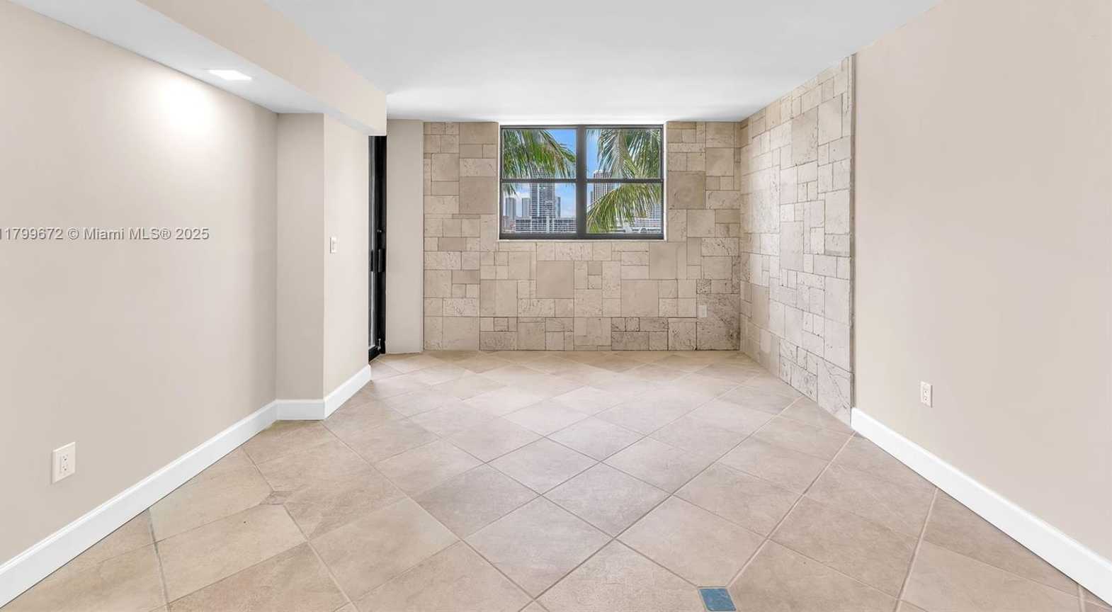 Small Image of 801 NORTH VENETIAN DR #208, Miami Beach Number 27