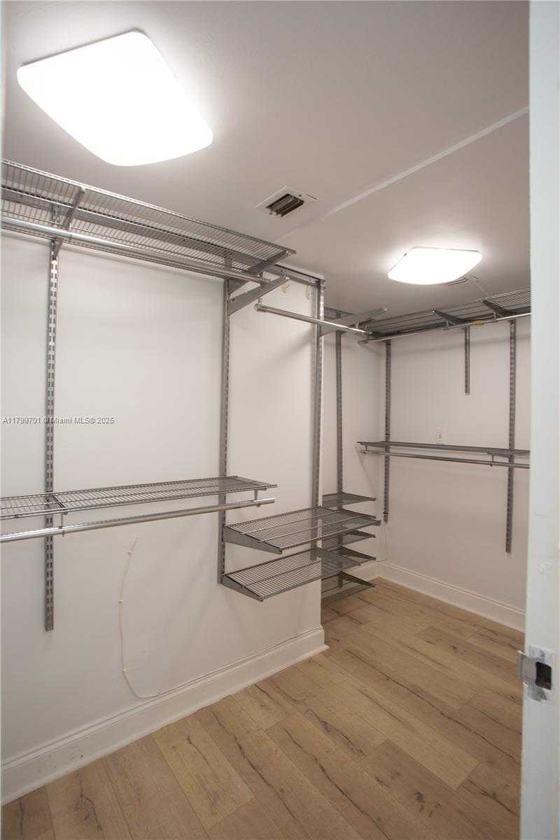 Small Image of 2333 BRICKELL AVE #609, Miami Number 13