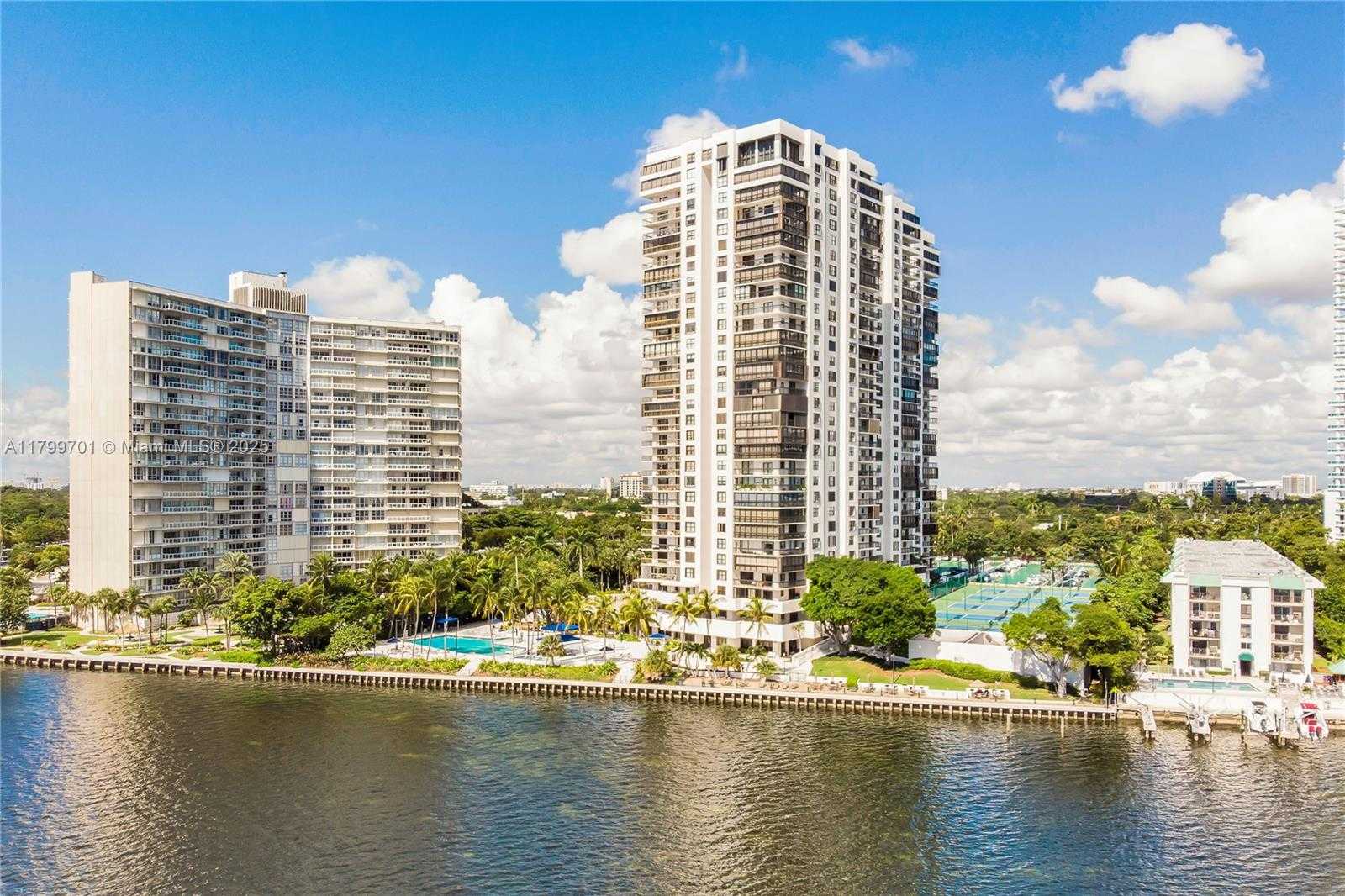 Small Image of 2333 BRICKELL AVE #609, Miami Number 32