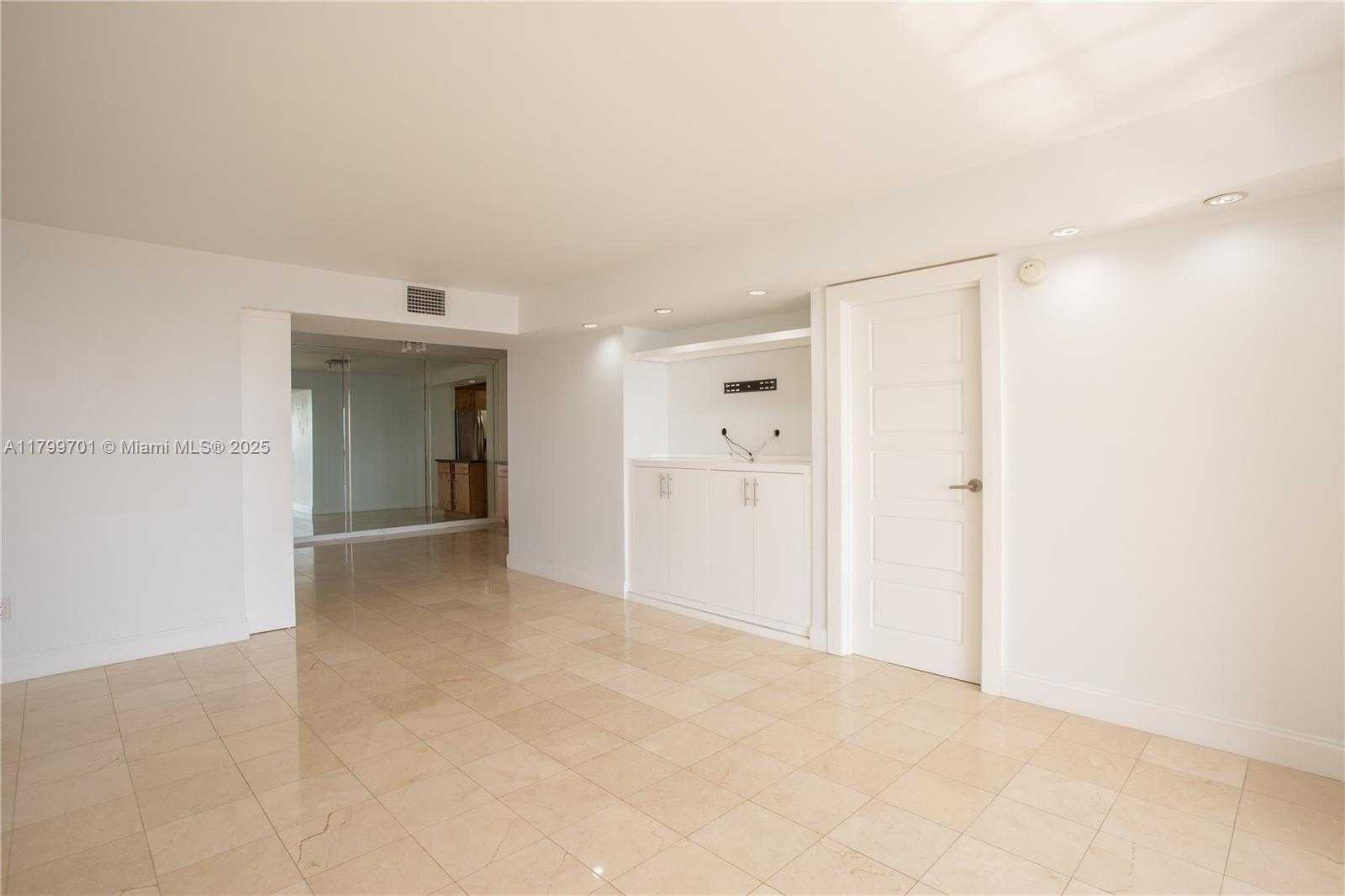 Small Image of 2333 BRICKELL AVE #609, Miami Number 8