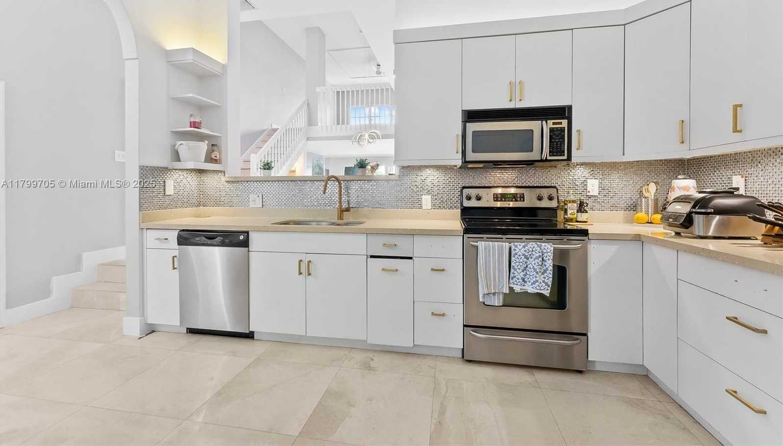 Small Image of 2719 NORTH EAST 15TH ST #3, Fort Lauderdale Number 11