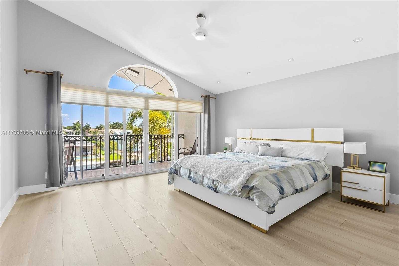 Small Image of 2719 NORTH EAST 15TH ST #3, Fort Lauderdale Number 21