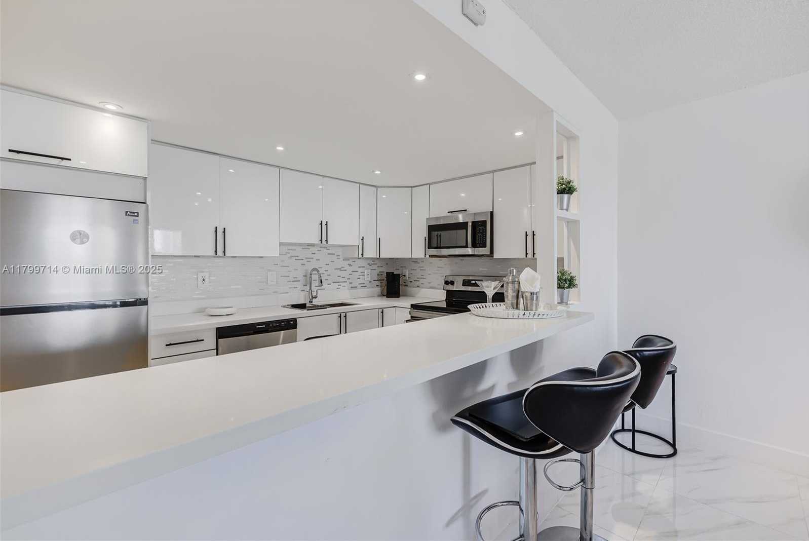 Small Image of 19370 COLLINS AVE #324, Sunny Isles Beach Number 14