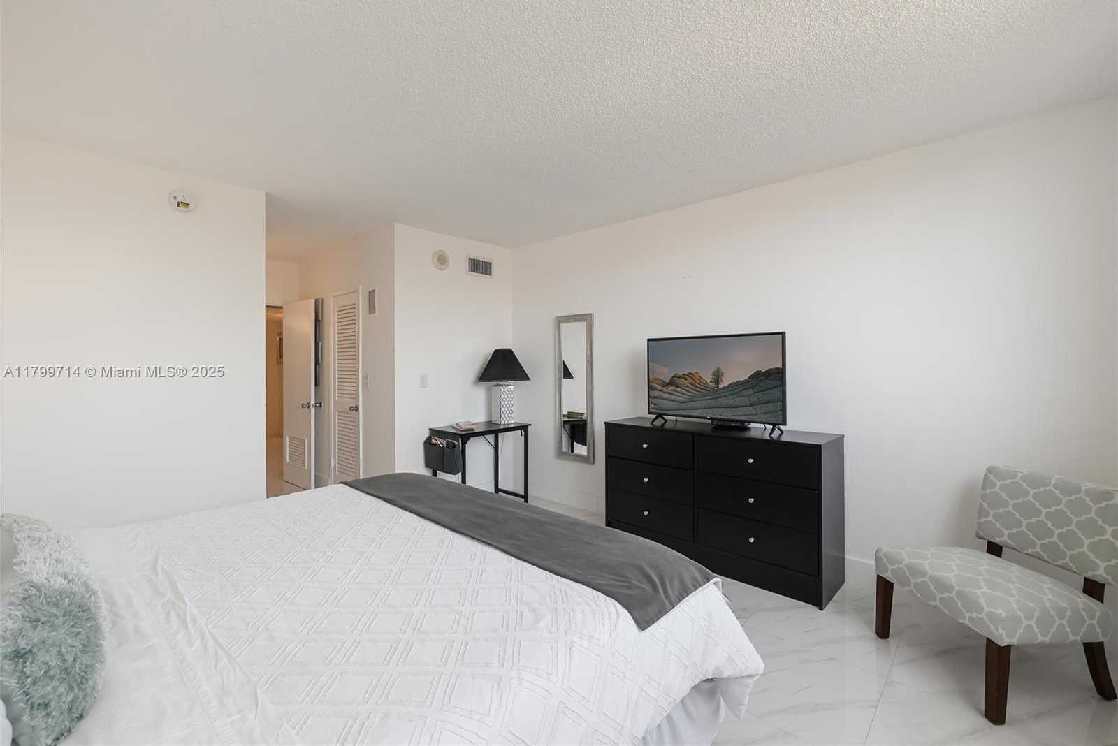 Small Image of 19370 COLLINS AVE #324, Sunny Isles Beach Number 24