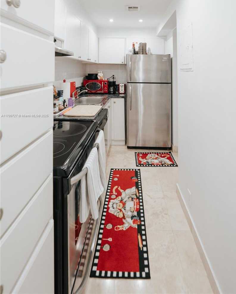 Small Image of 1000 WEST AVE #501, Miami Beach Number 12