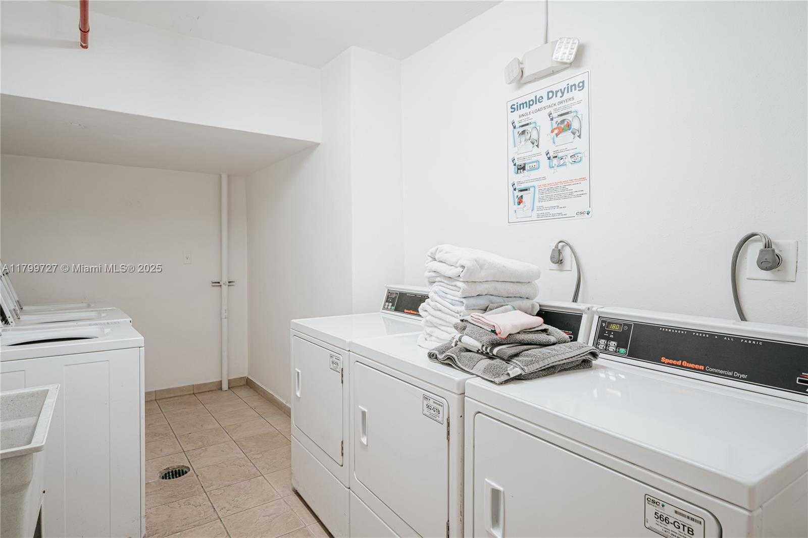 Small Image of 1000 WEST AVE #501, Miami Beach Number 16