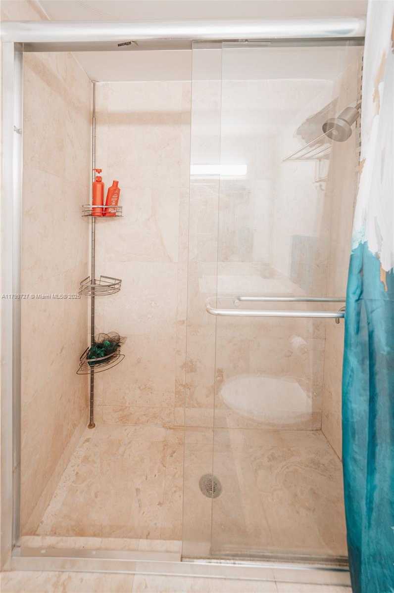 Small Image of 1000 WEST AVE #501, Miami Beach Number 7