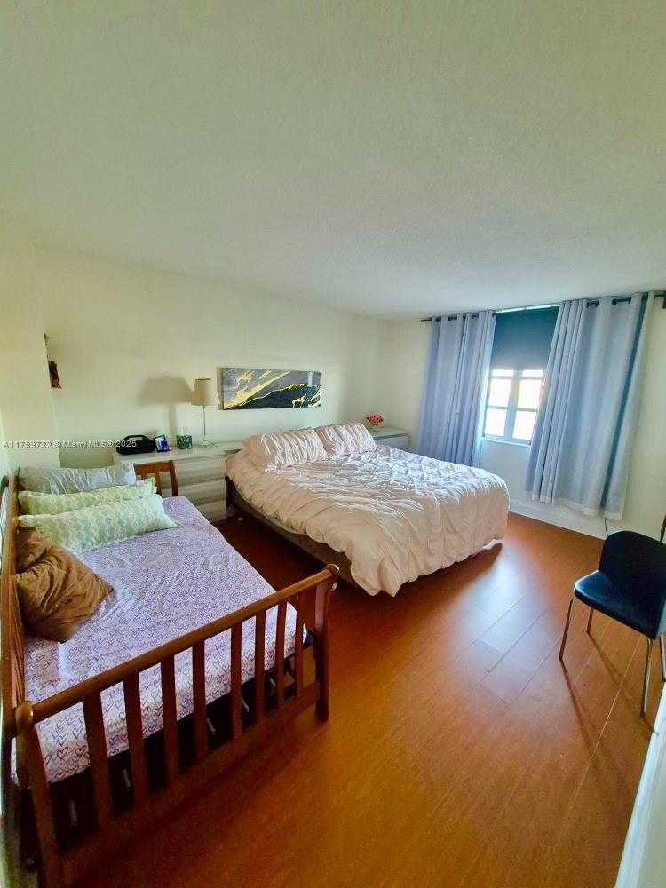 Small Image of 2750 NORTH EAST 183RD ST #504, Aventura Number 31