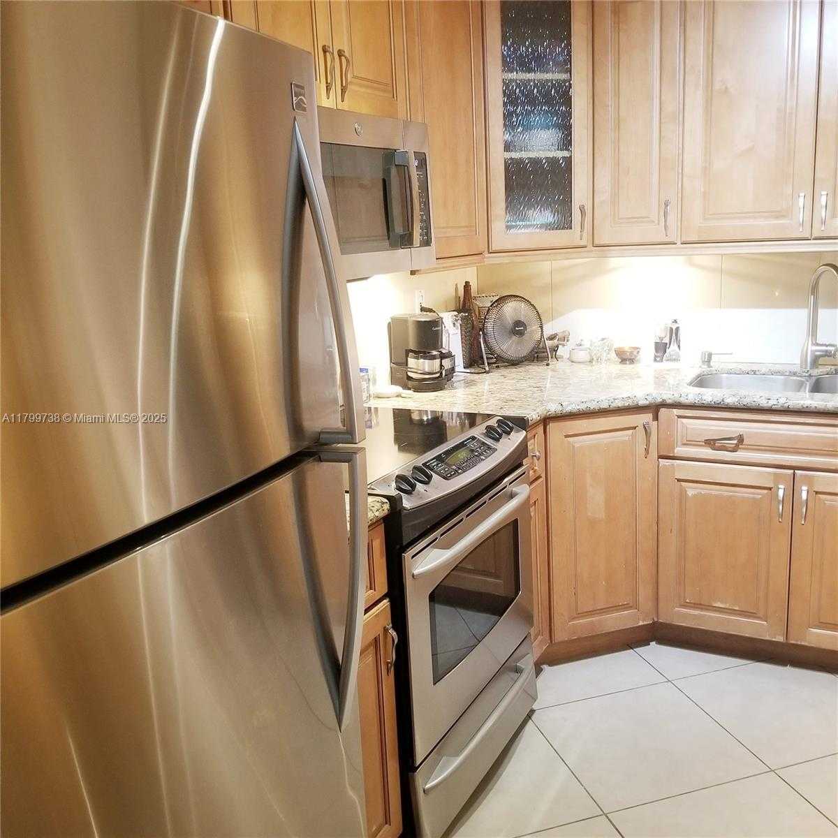 Small Image of 625 BILTMORE WAY #905, Coral Gables Number 10
