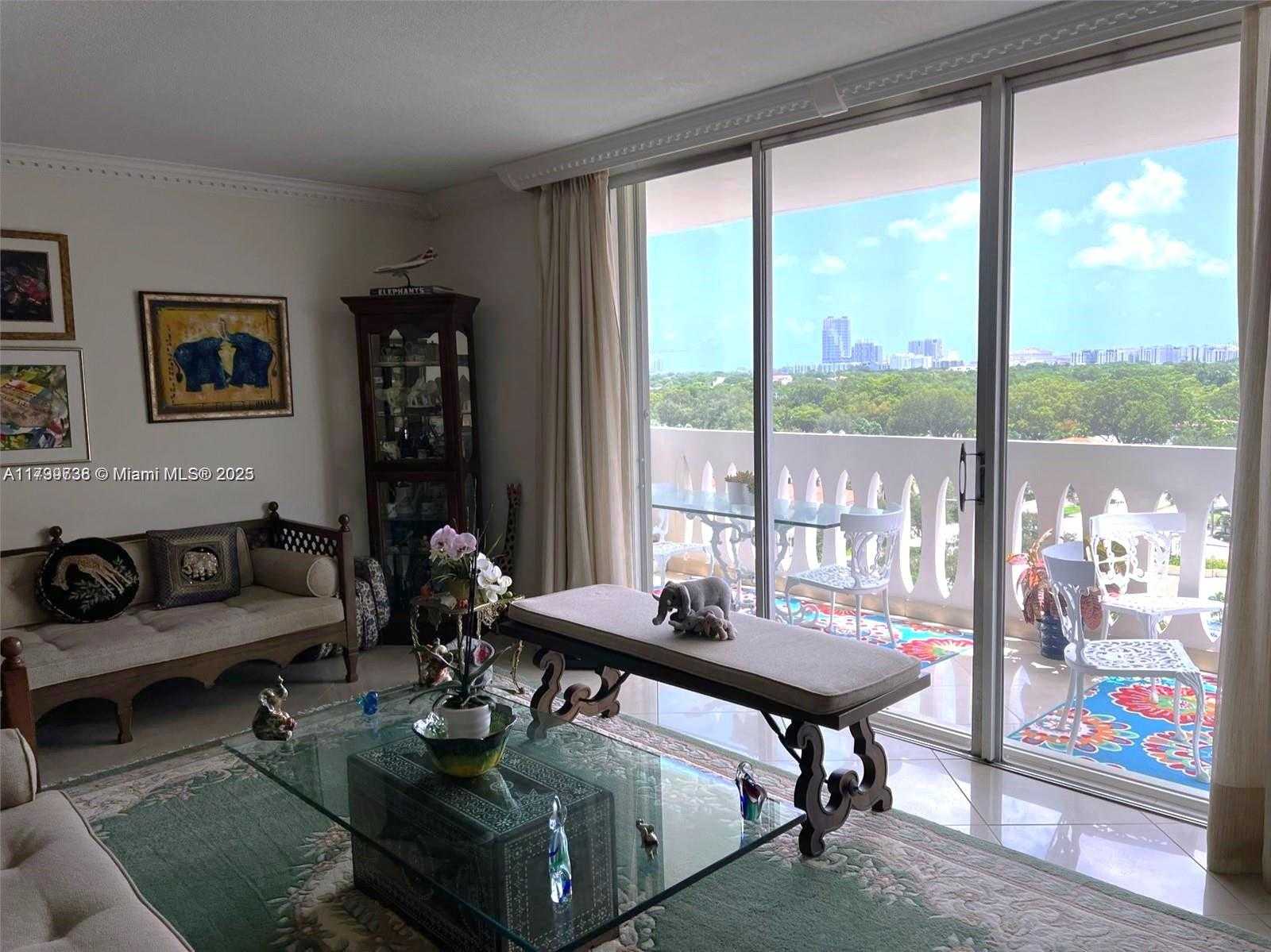 Small Image of 625 BILTMORE WAY #905, Coral Gables Number 3