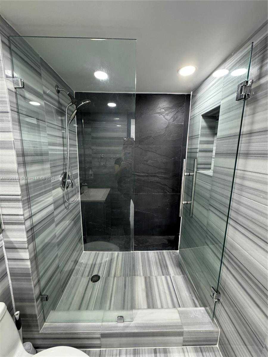 Small Image of 20505 EAST COUNTRY CLUB DR #1436, Aventura Number 22