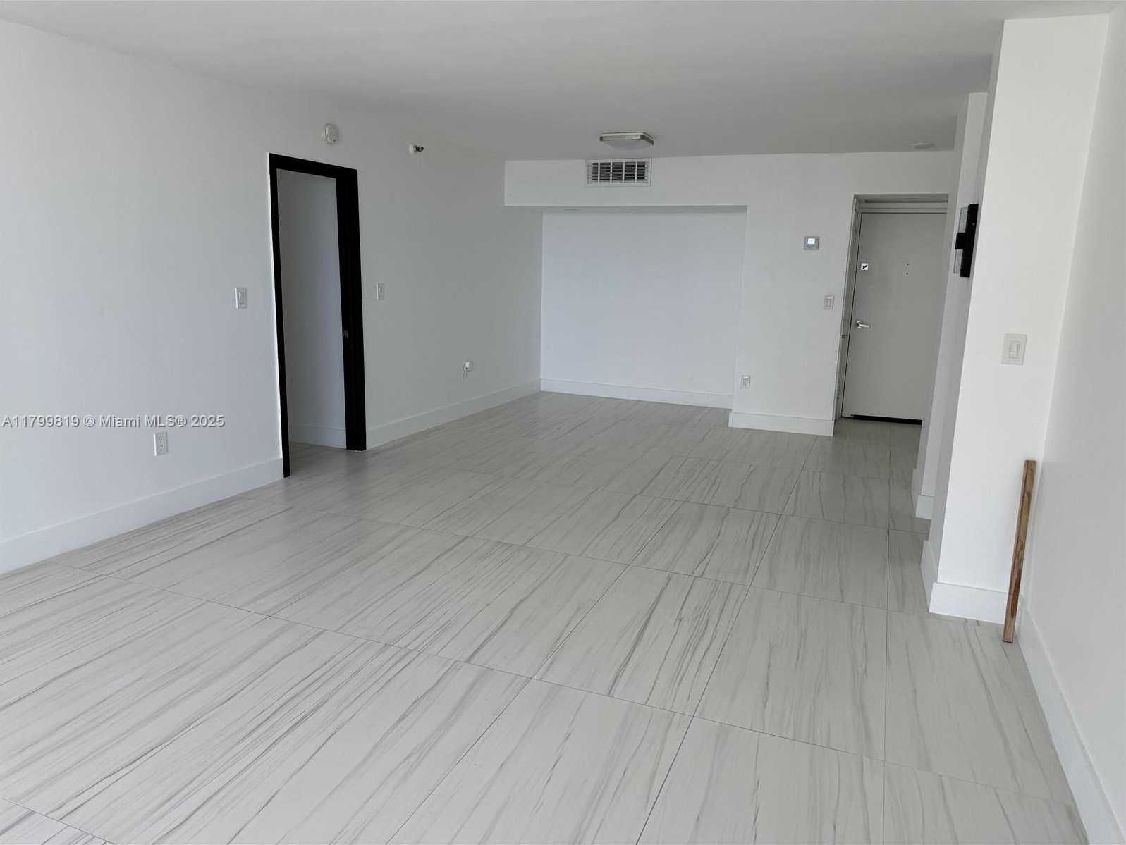 Small Image of 20505 EAST COUNTRY CLUB DR #1436, Aventura Number 4