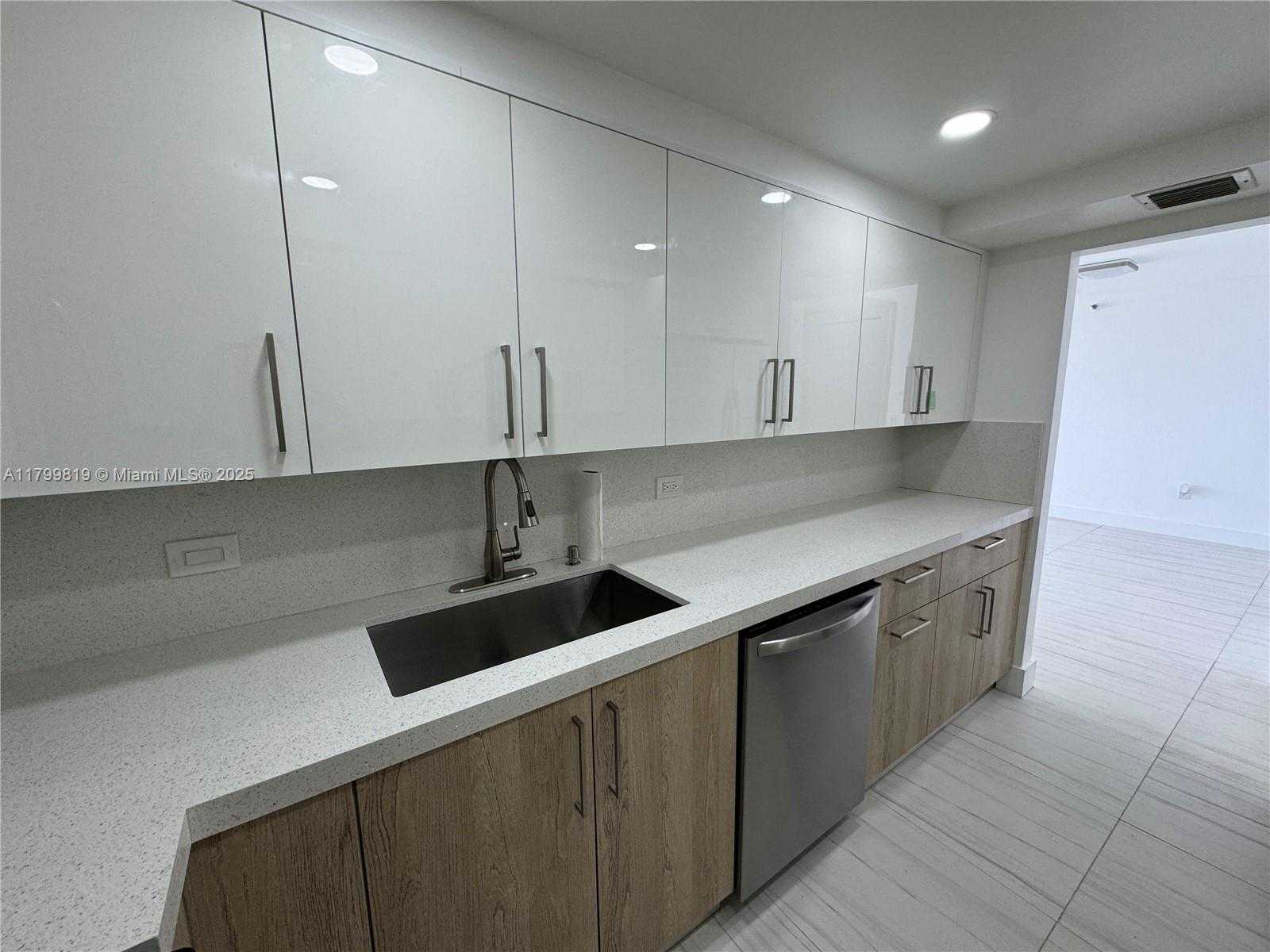 Small Image of 20505 EAST COUNTRY CLUB DR #1436, Aventura Number 7