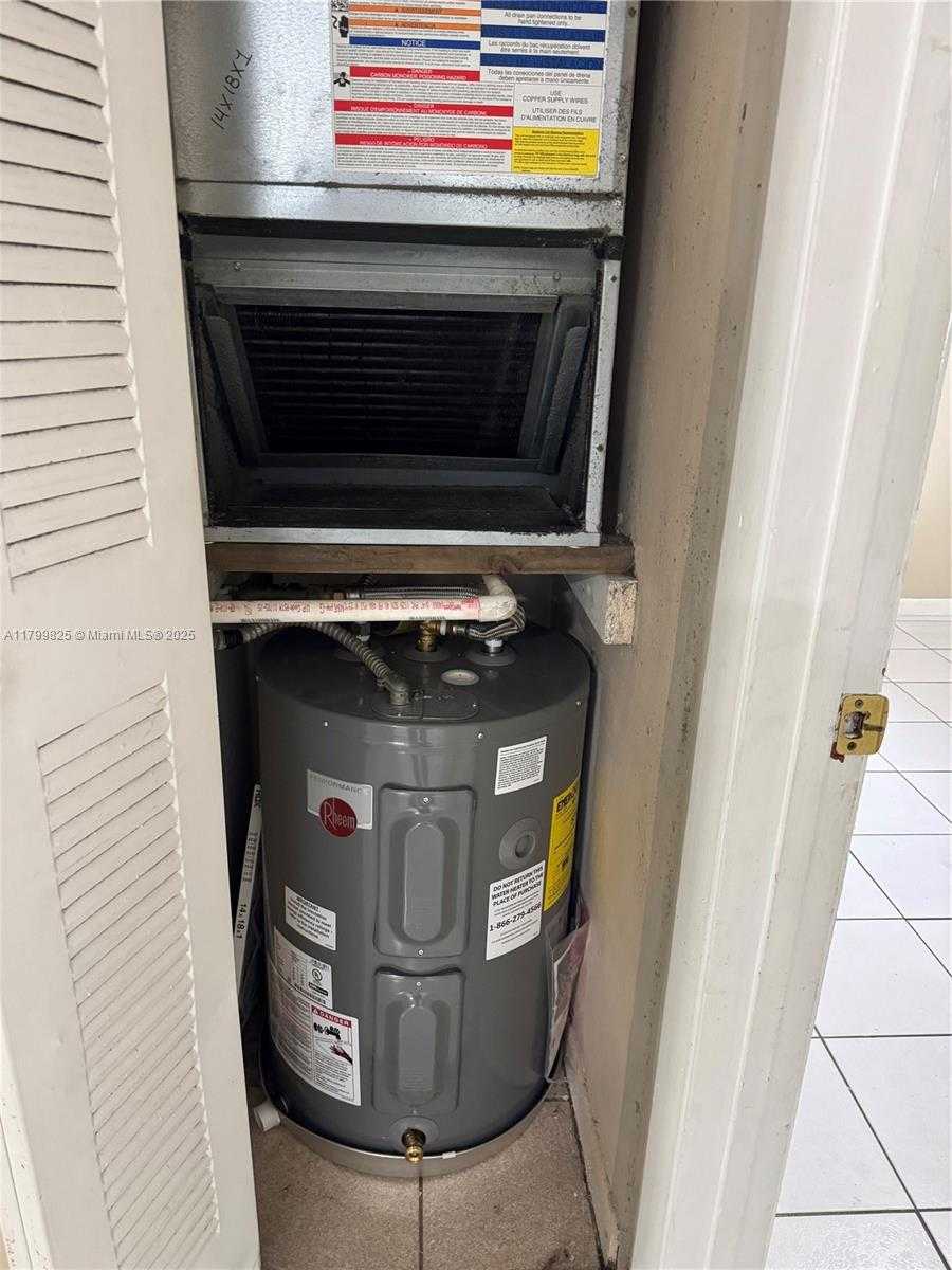 Small Image of 2710 WEST 76TH ST #103, Hialeah Number 4