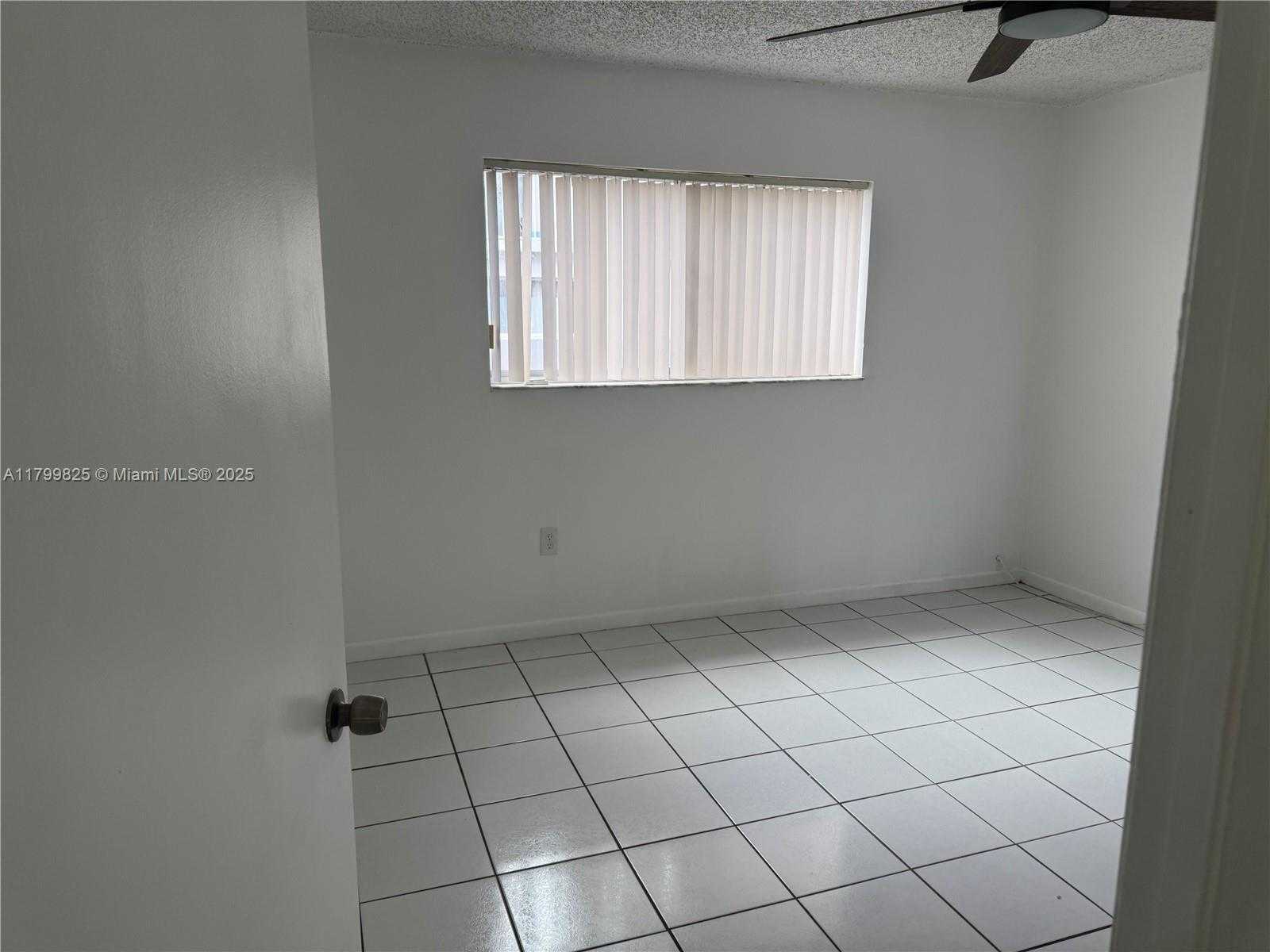Small Image of 2710 WEST 76TH ST #103, Hialeah Number 5