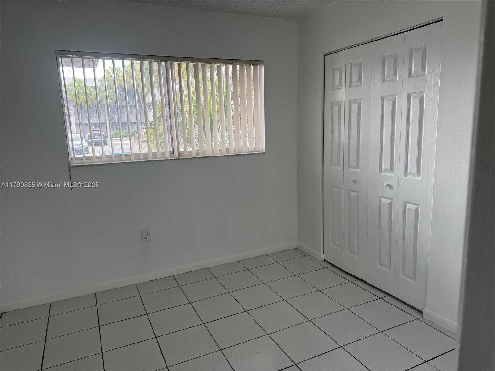Small Image of 2710 WEST 76TH ST #103, Hialeah Number 7