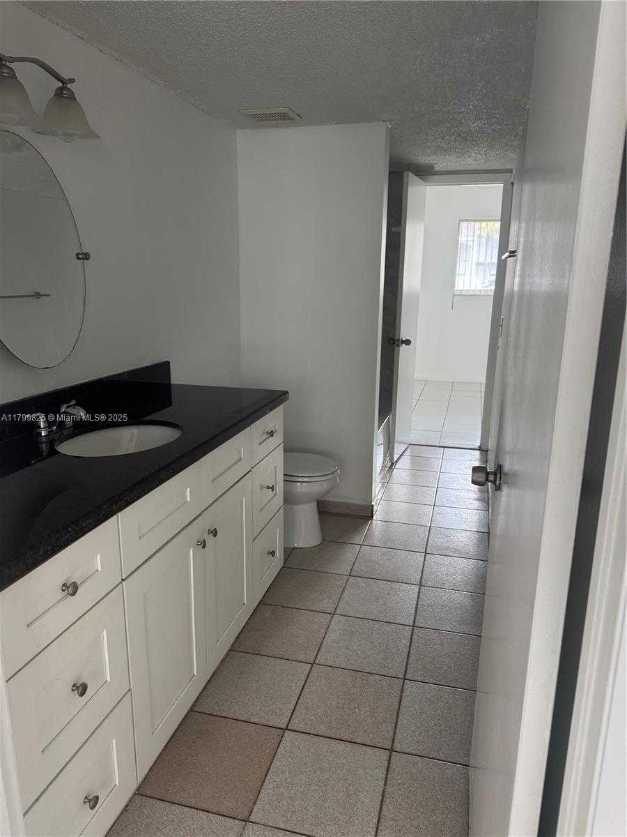 Small Image of 2710 WEST 76TH ST #103, Hialeah Number 8