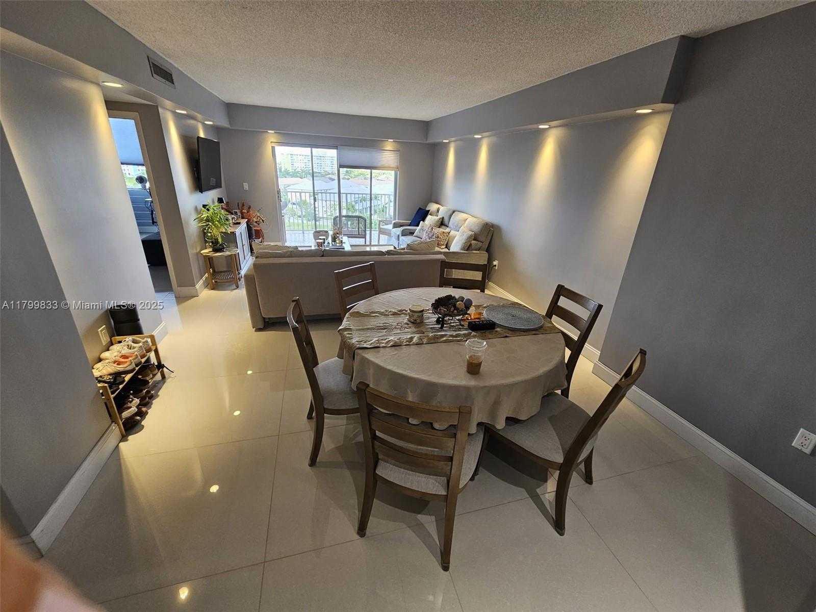 Small Image of 3850 WASHINGTON ST #704, Hollywood Number 11