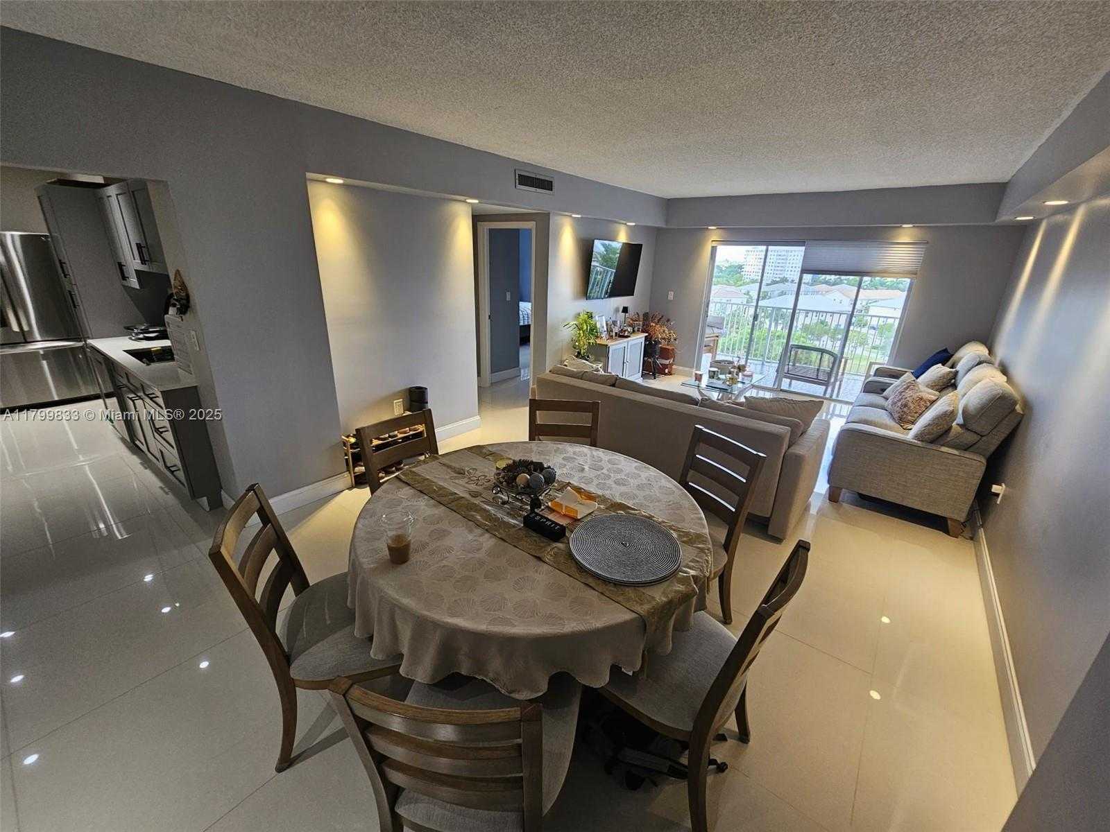 Small Image of 3850 WASHINGTON ST #704, Hollywood Number 12