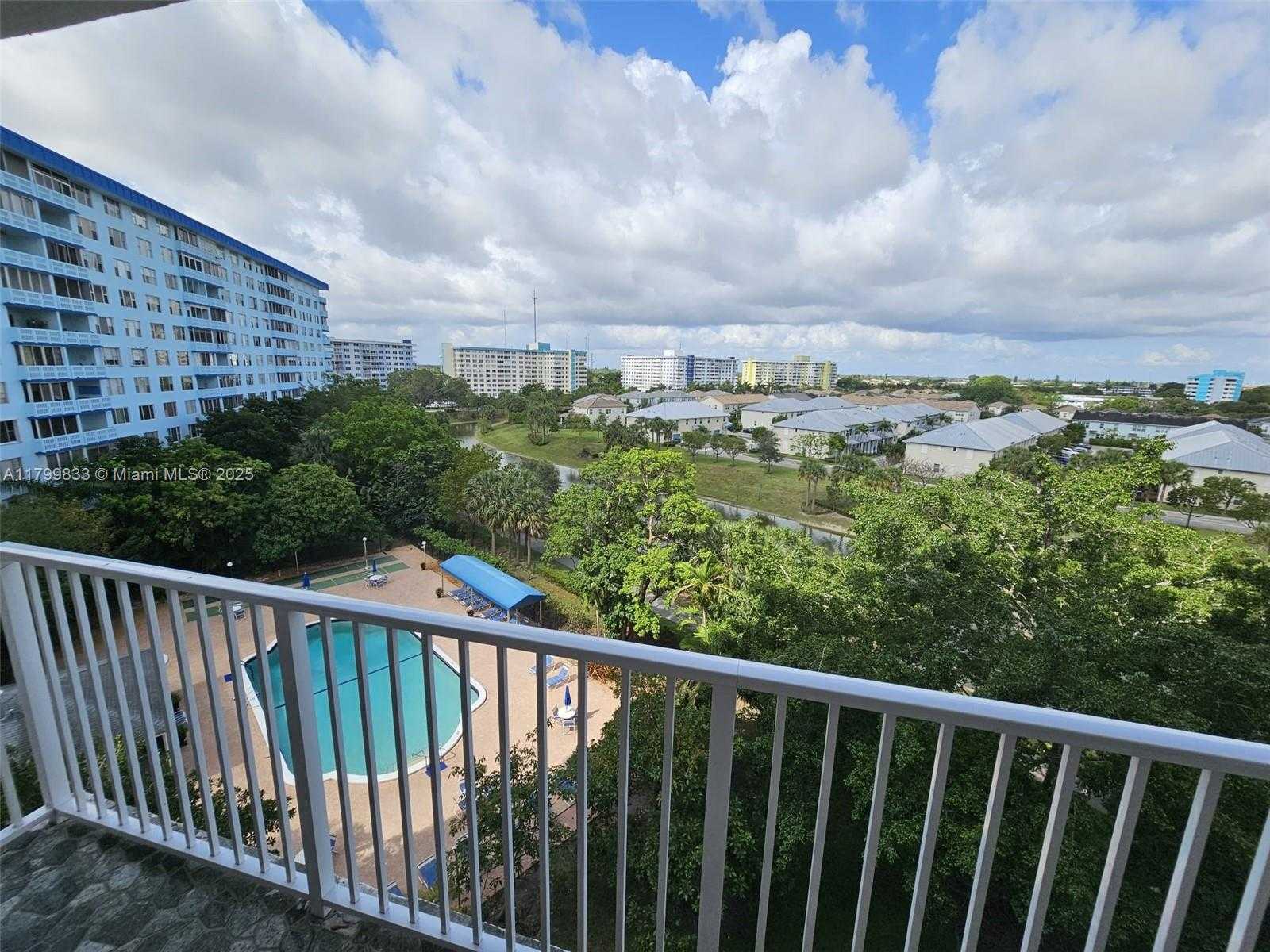 Small Image of 3850 WASHINGTON ST #704, Hollywood Number 2