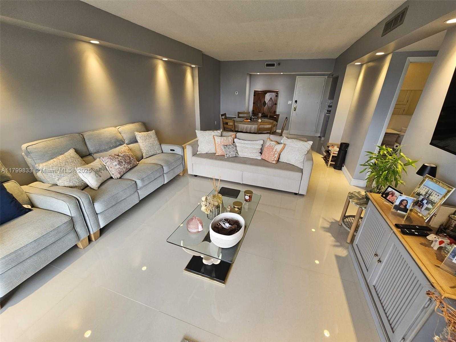Small Image of 3850 WASHINGTON ST #704, Hollywood Number 33