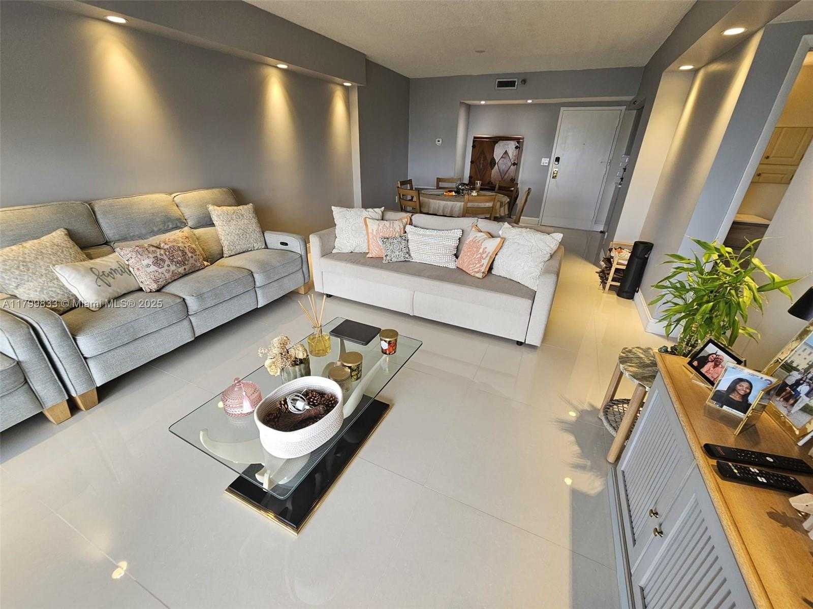 Small Image of 3850 WASHINGTON ST #704, Hollywood Number 34