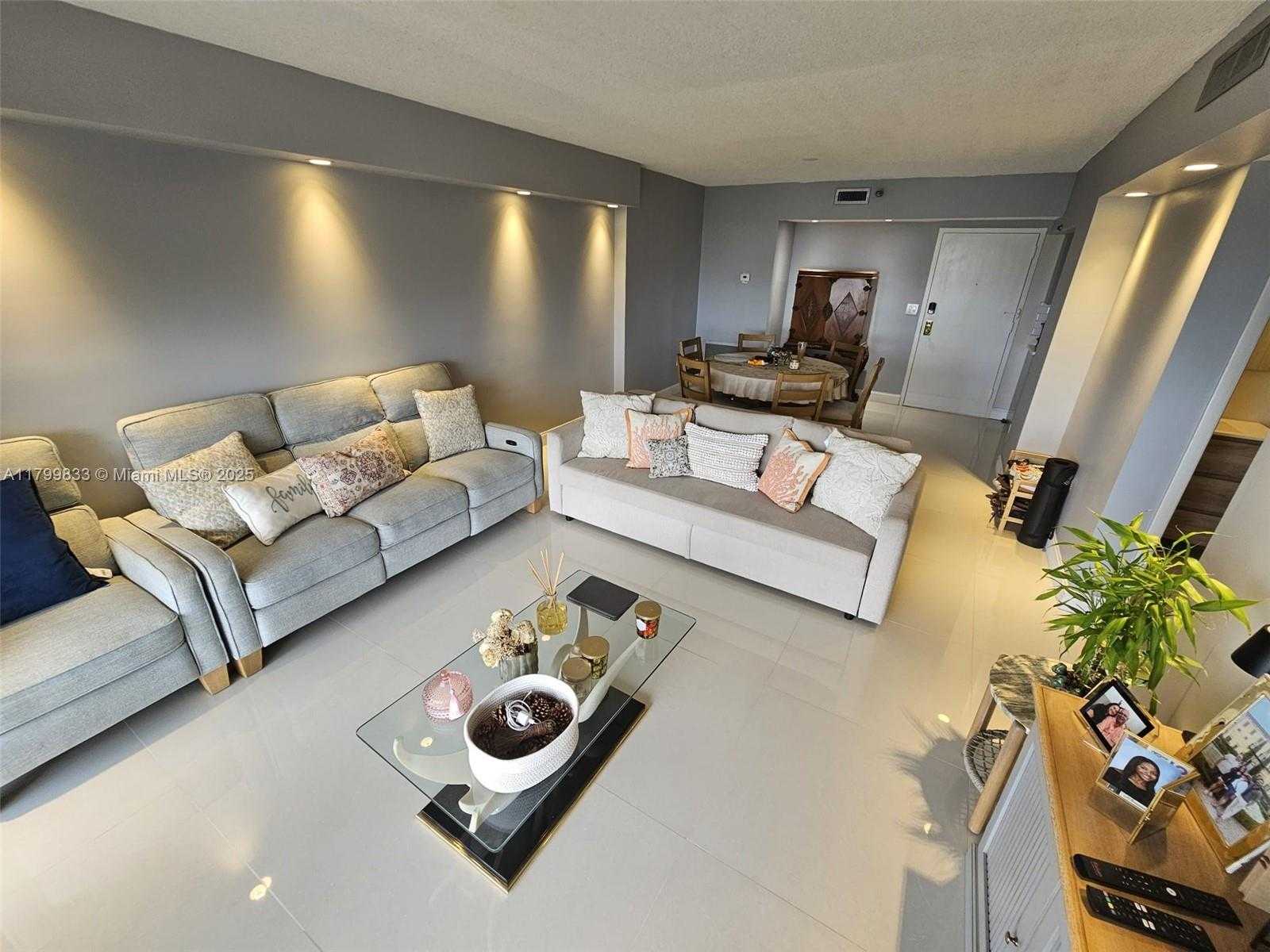 Small Image of 3850 WASHINGTON ST #704, Hollywood Number 4
