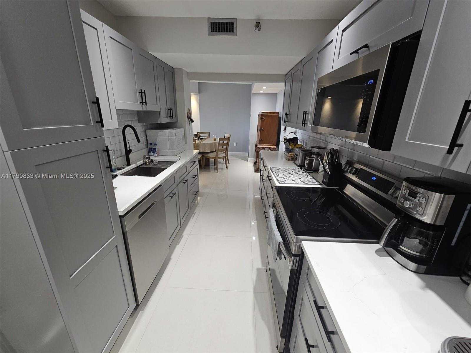 Small Image of 3850 WASHINGTON ST #704, Hollywood Number 40