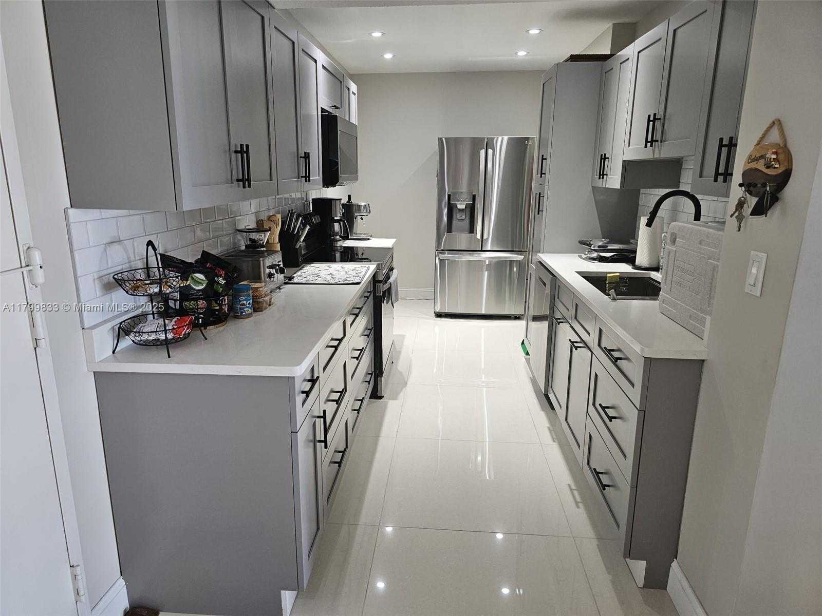 Small Image of 3850 WASHINGTON ST #704, Hollywood Number 42