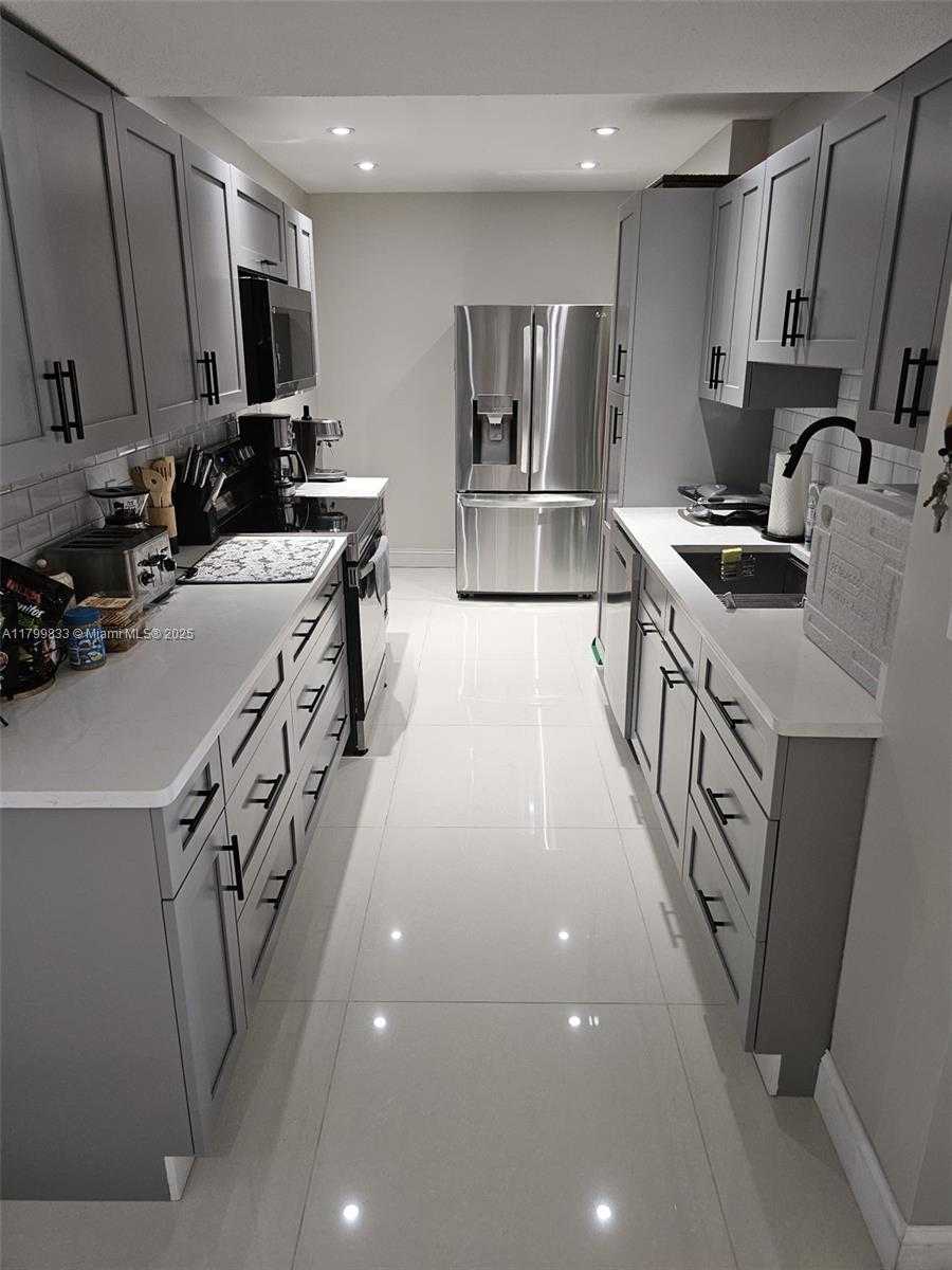 Small Image of 3850 WASHINGTON ST #704, Hollywood Number 44