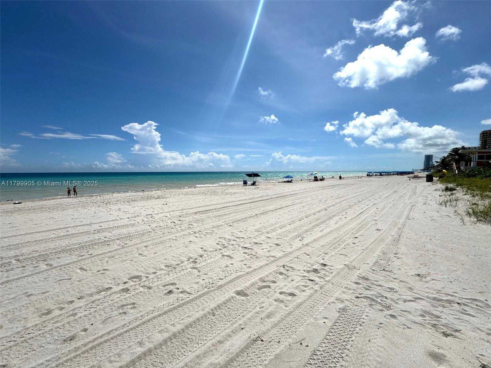 Small Image of 1936 SOUTH OCEAN DR #8D, Hallandale Beach Number 23