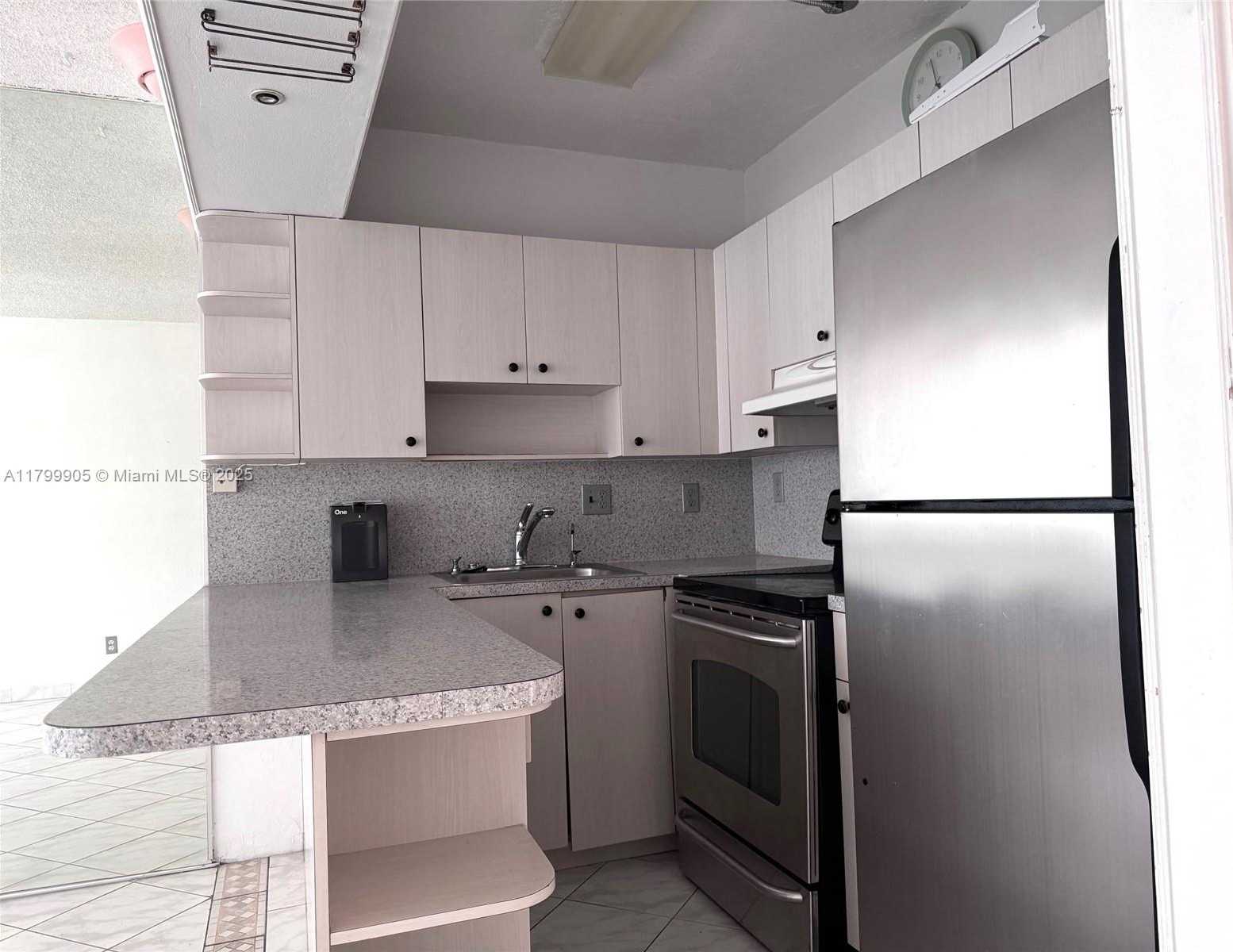 Small Image of 1936 SOUTH OCEAN DR #8D, Hallandale Beach Number 9