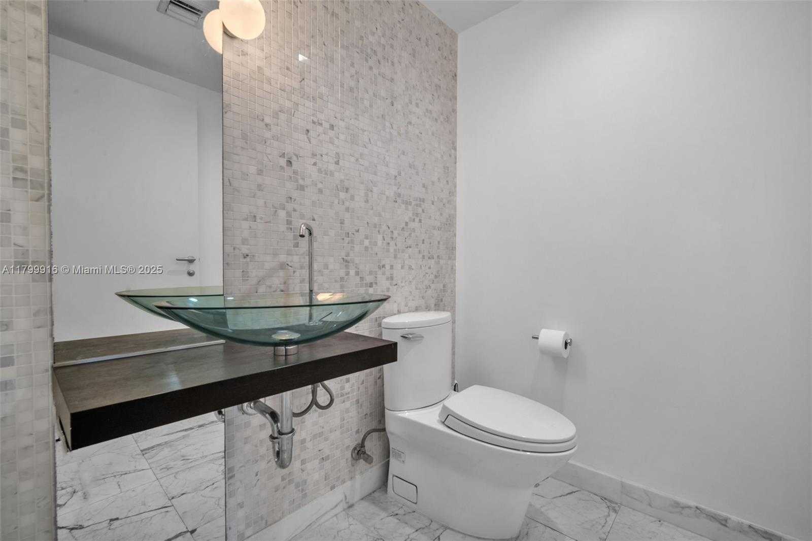 Small Image of 200 BISCAYNE BOULEVARD WAY #4012, Miami Number 12