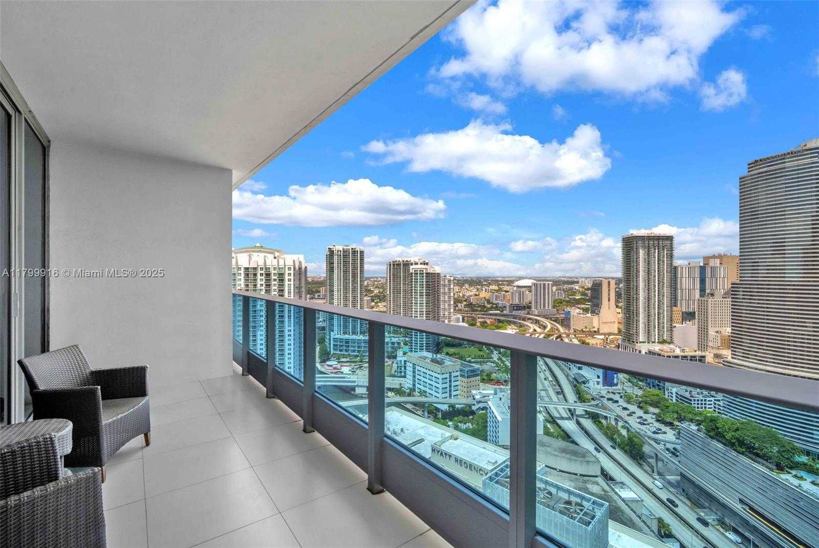 Small Image of 200 BISCAYNE BOULEVARD WAY #4012, Miami Number 14