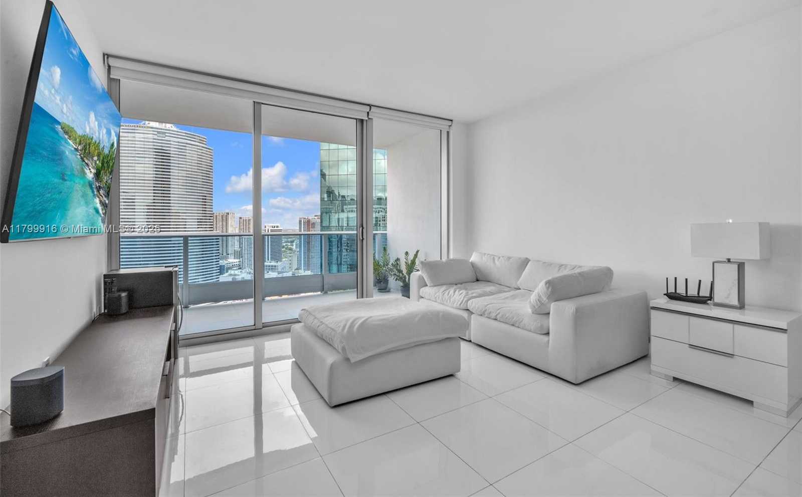 Small Image of 200 BISCAYNE BOULEVARD WAY #4012, Miami Number 2