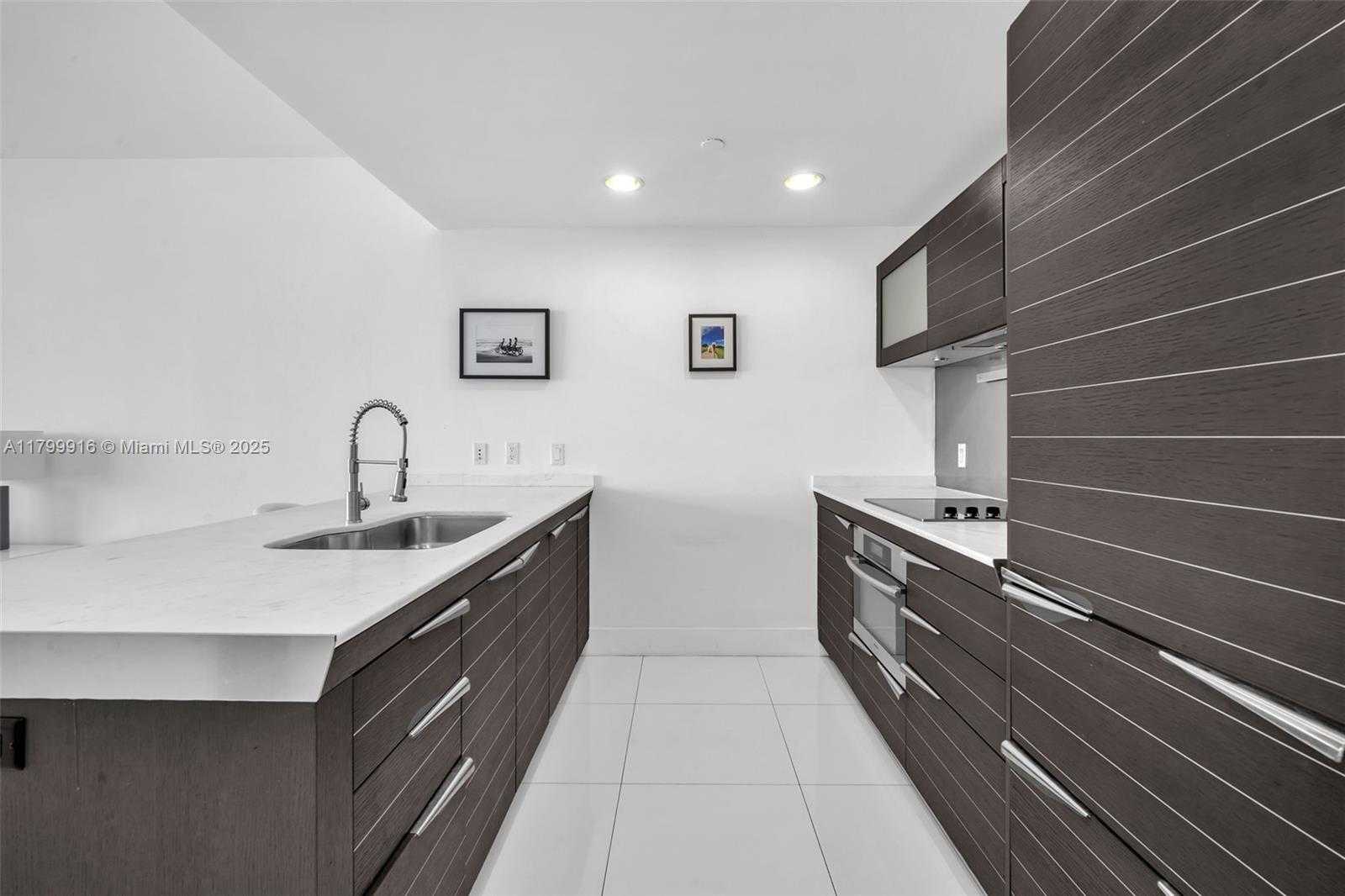 Small Image of 200 BISCAYNE BOULEVARD WAY #4012, Miami Number 4